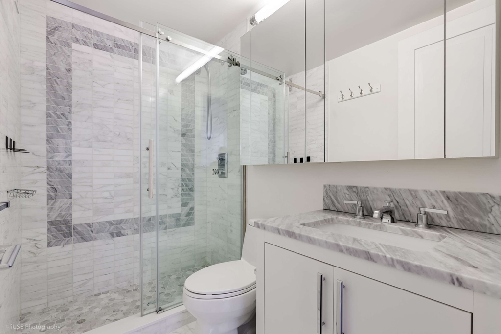 200 E 94th Street - Photo 8