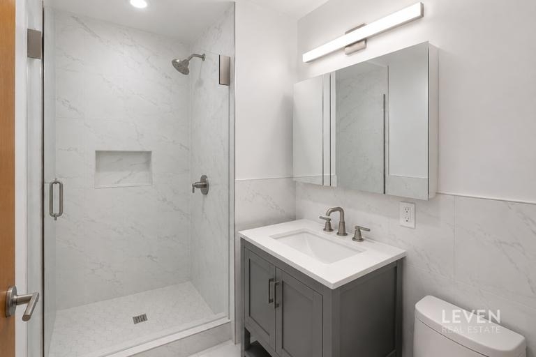 1623 3rd Avenue - Photo 4