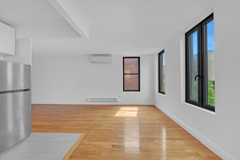 419 E 117th Street - Photo 3