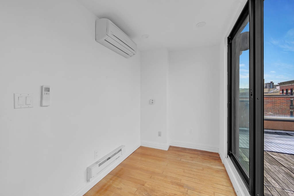 419 E 117th Street - Photo 7