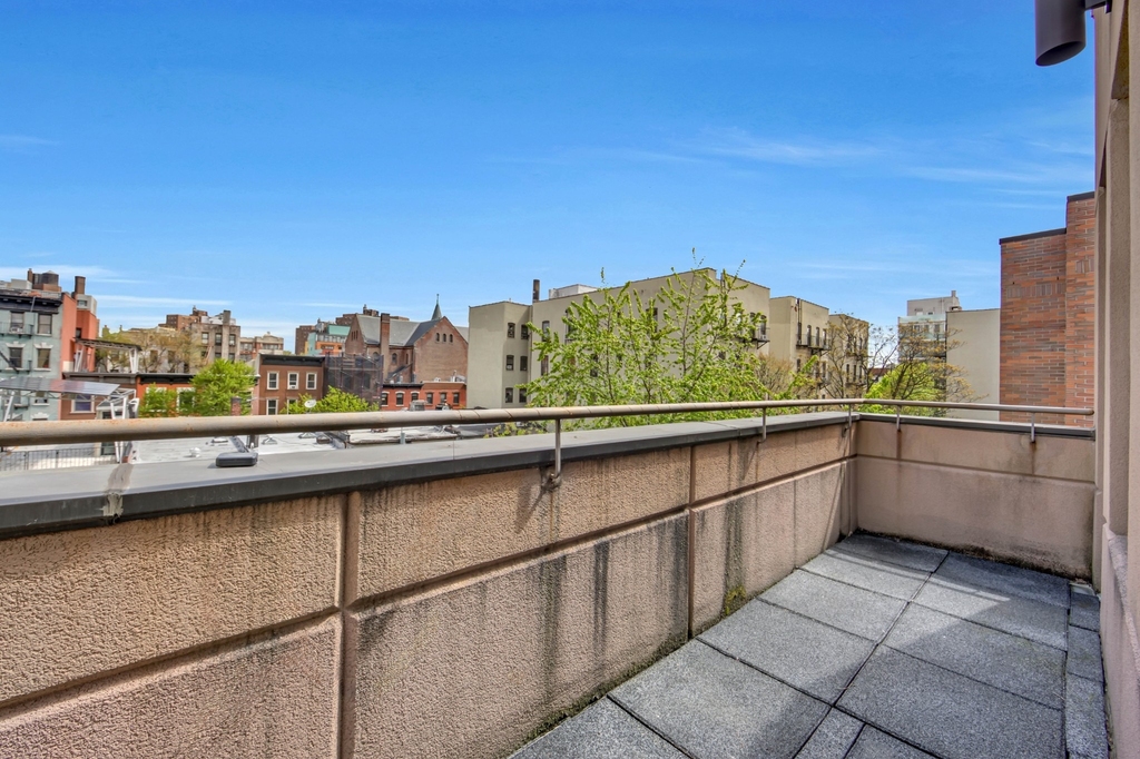 419 E 117th Street - Photo 12