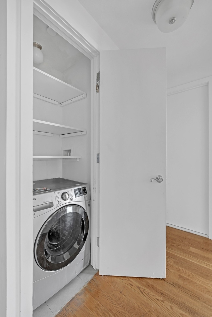419 E 117th Street - Photo 14