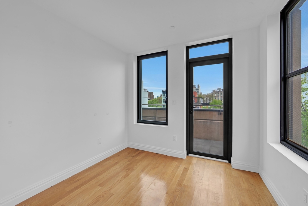 419 E 117th Street - Photo 6