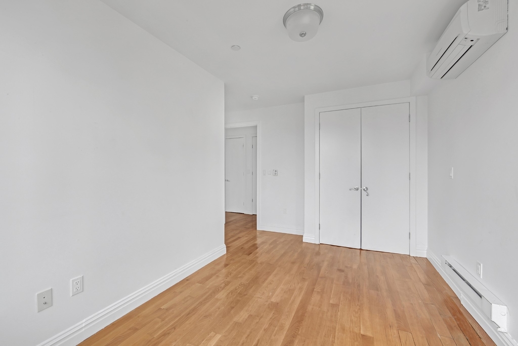 419 E 117th Street - Photo 10