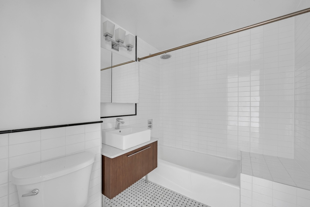 419 E 117th Street - Photo 13