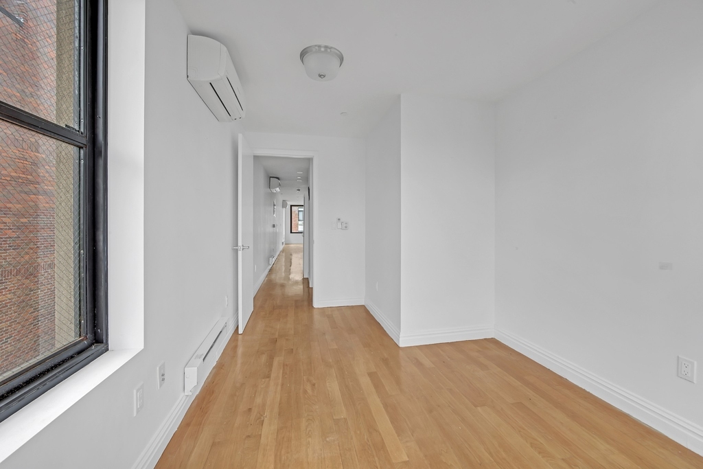 419 E 117th Street - Photo 9