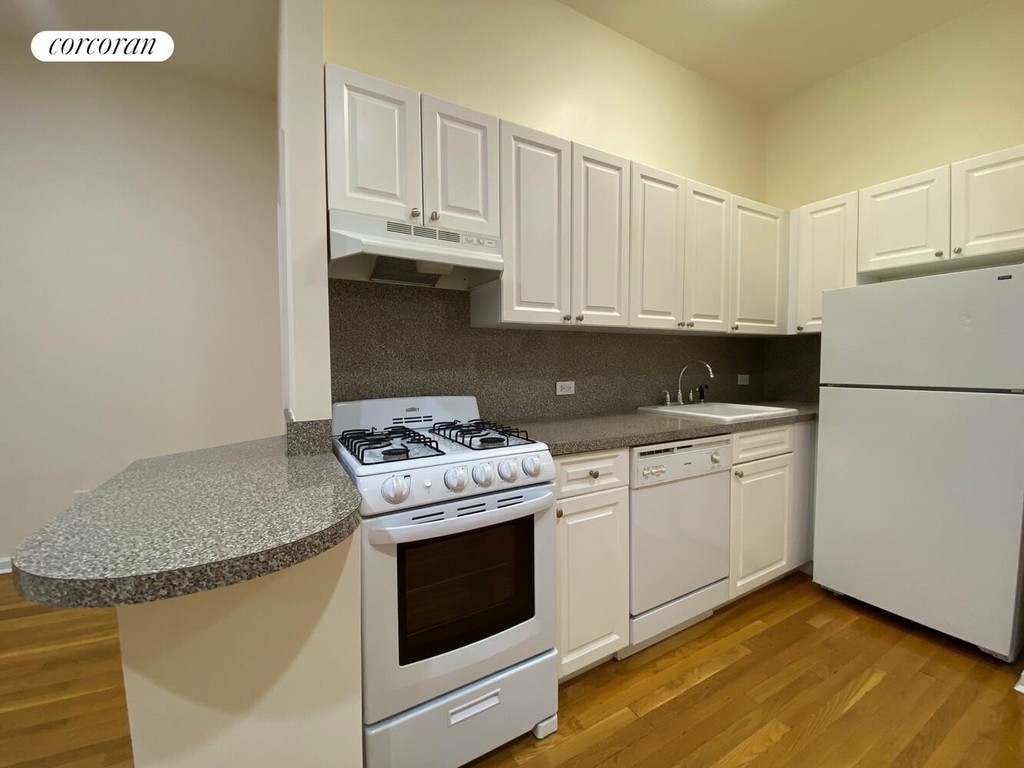 130 E 93rd Street - Photo 3