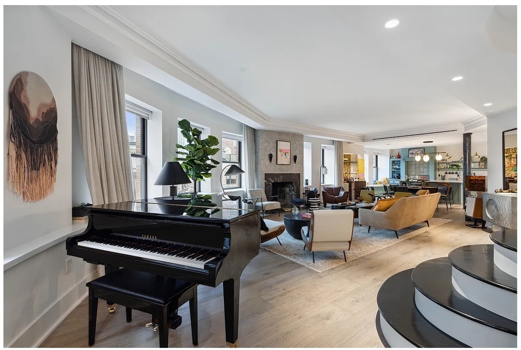 260 W Broadway - Photo 2