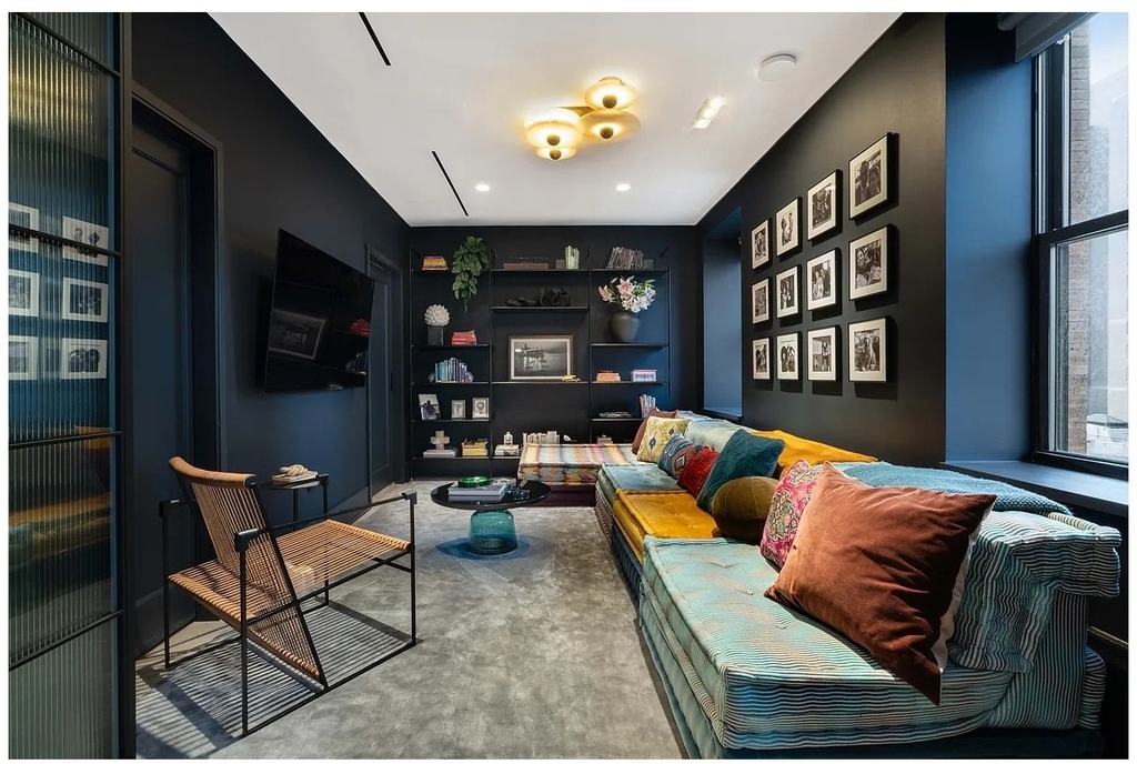 260 W Broadway - Photo 14