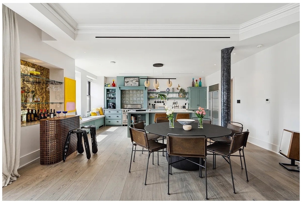 260 W Broadway - Photo 4