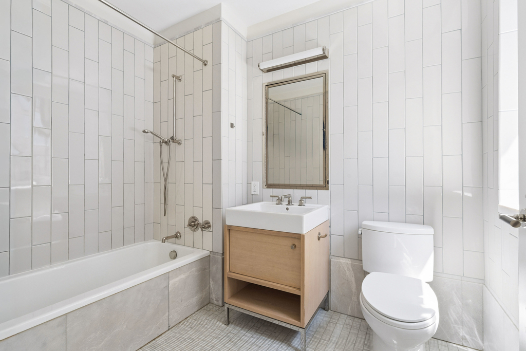 301 E 50th Street - Photo 8