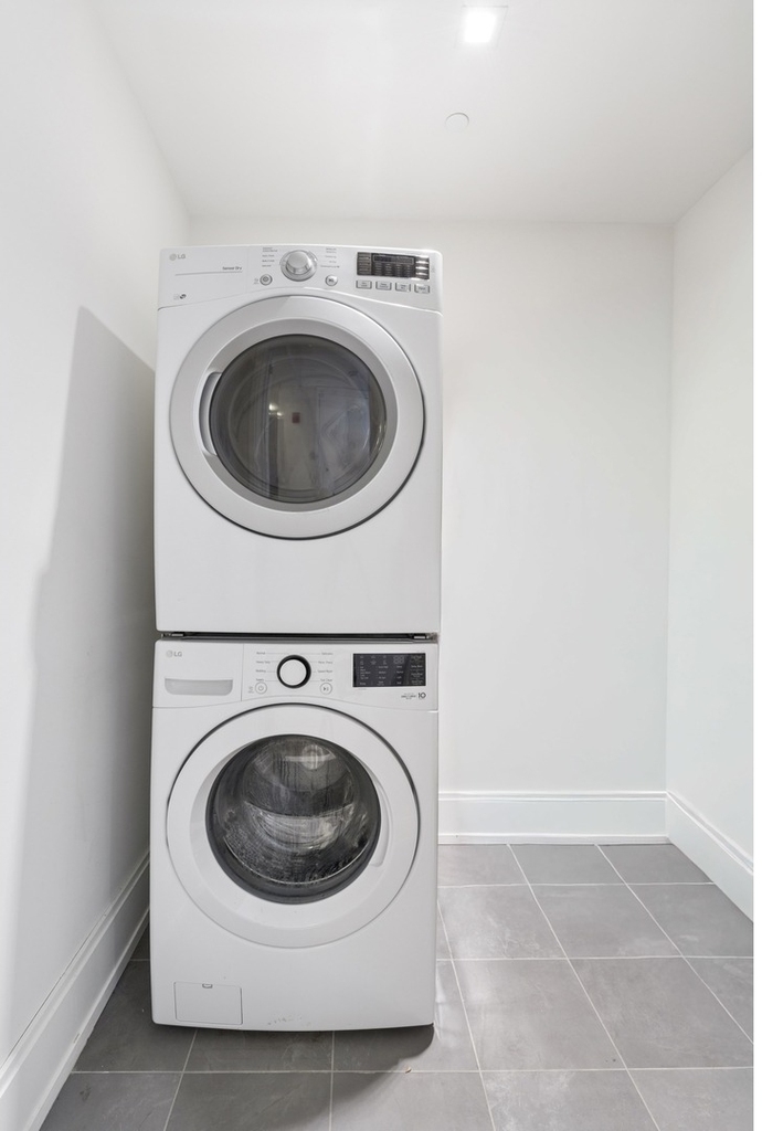 301 E 50th Street - Photo 10