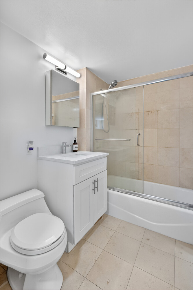 308 E 38th Street - Photo 4