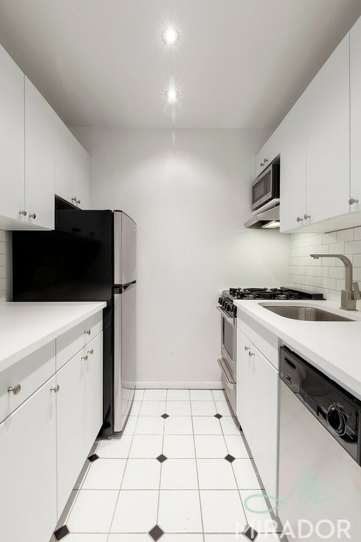 43 W 16th Street - Photo 2