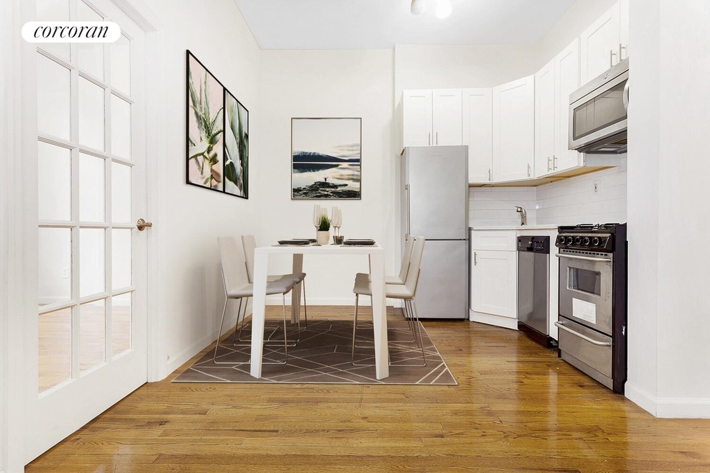 305 E 56th Street - Photo 2