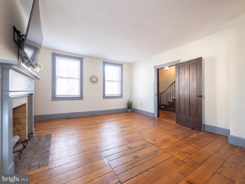703 S Loudoun Street - Photo 6