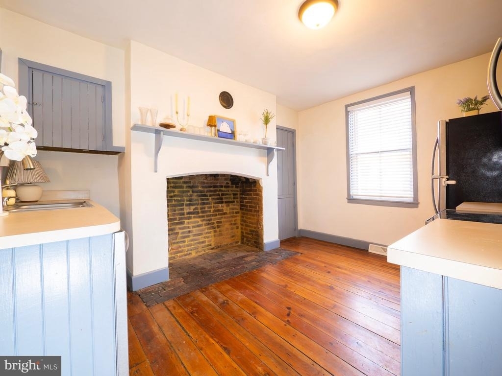 703 S Loudoun Street - Photo 11