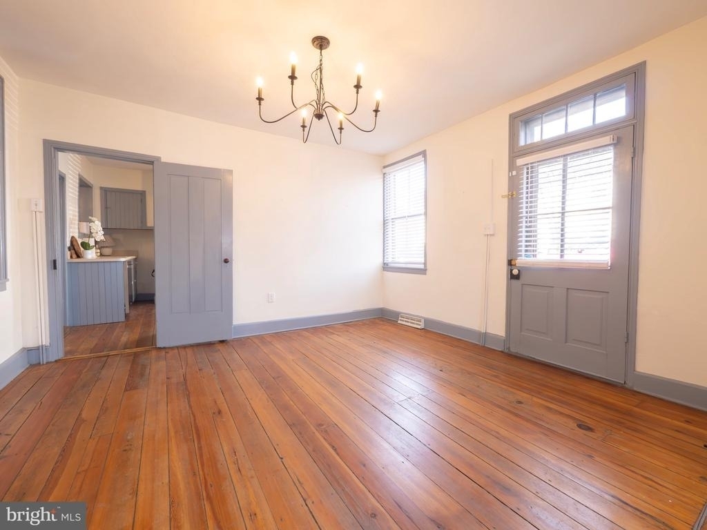 703 S Loudoun Street - Photo 8