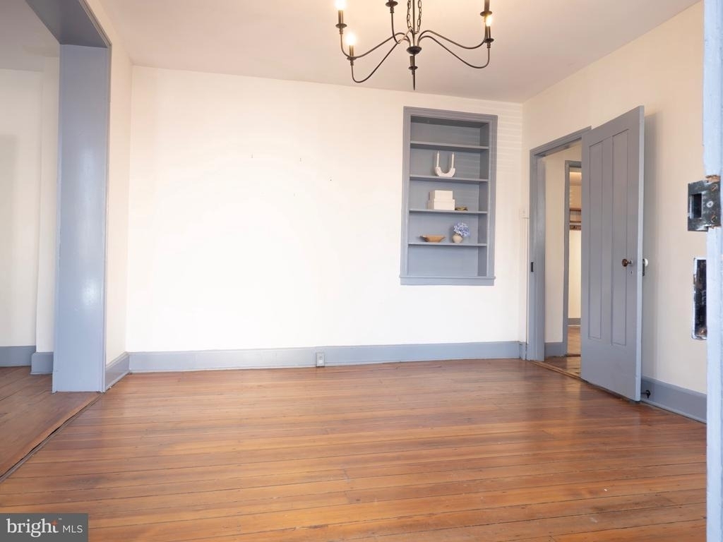 703 S Loudoun Street - Photo 9