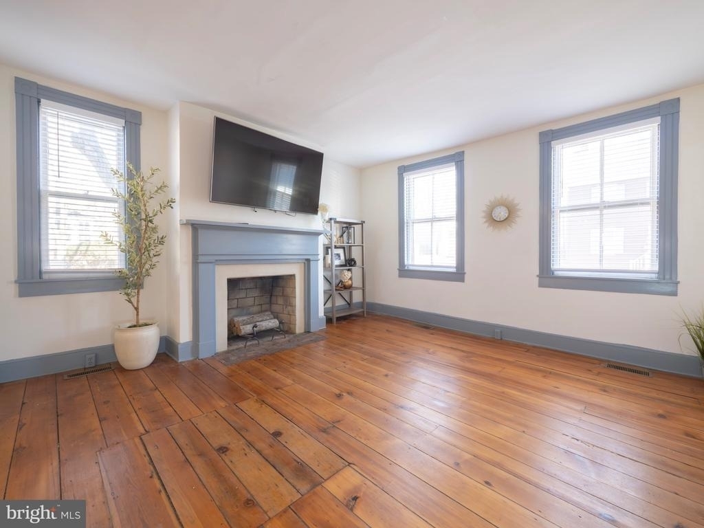 703 S Loudoun Street - Photo 5