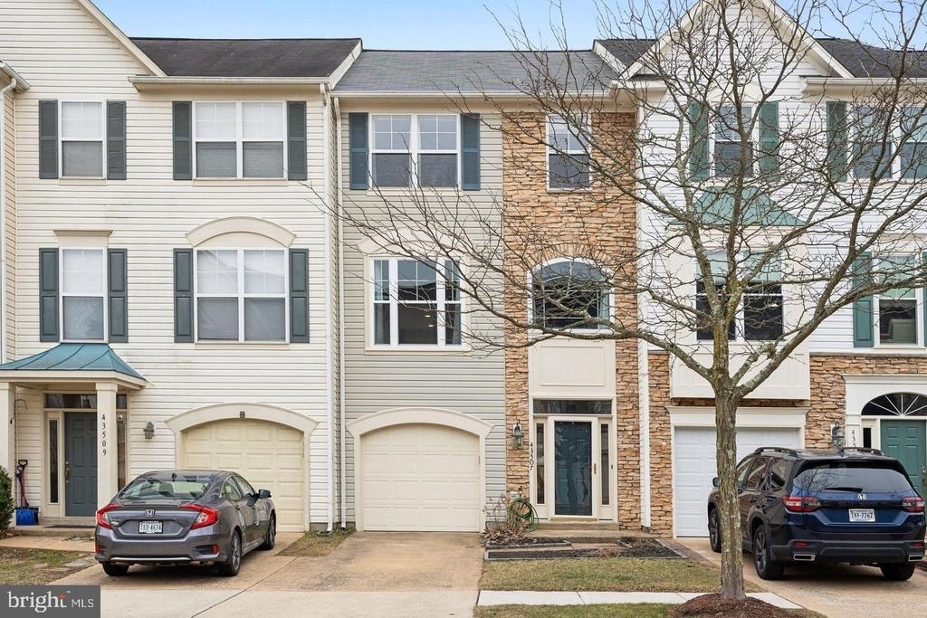 43507 Jubilee Street - Photo 0