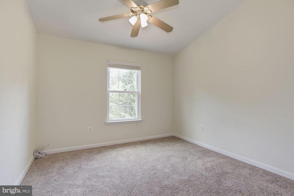 21588 Bankbarn Terrace - Photo 12