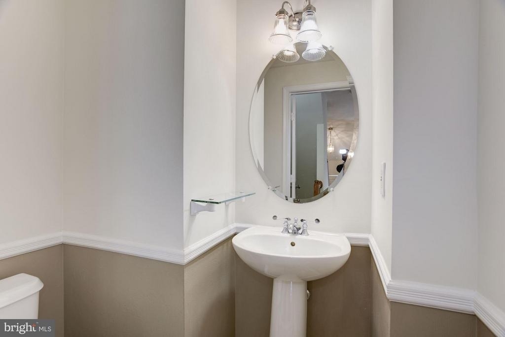 21588 Bankbarn Terrace - Photo 8