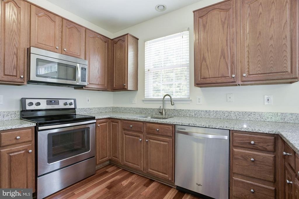21588 Bankbarn Terrace - Photo 7