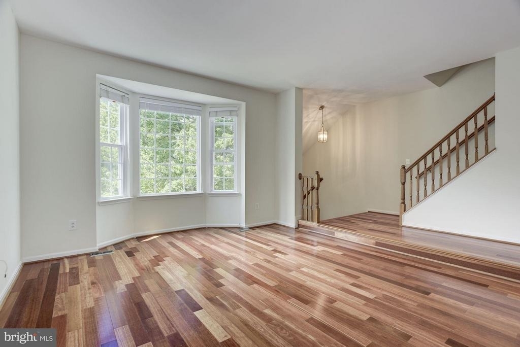 21588 Bankbarn Terrace - Photo 3