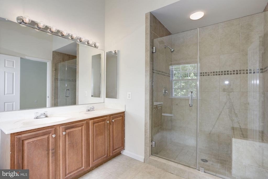 21588 Bankbarn Terrace - Photo 11