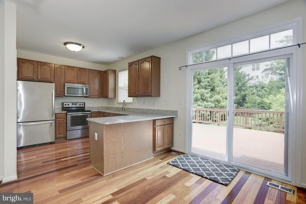 21588 Bankbarn Terrace - Photo 5