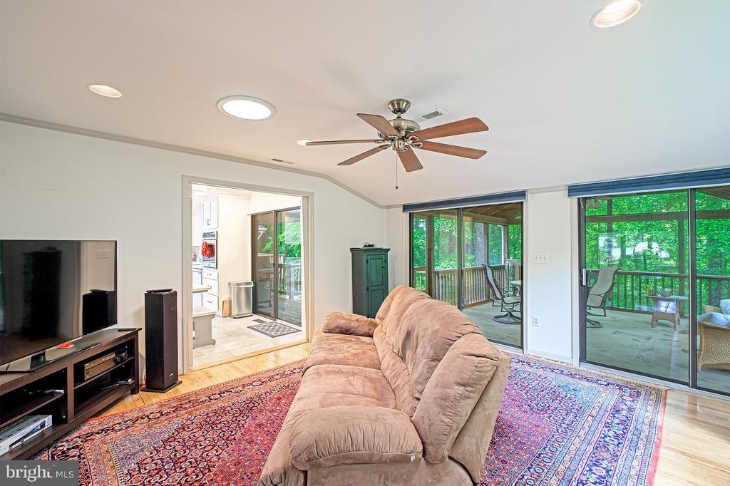 5229 Chippewa Place - Photo 8