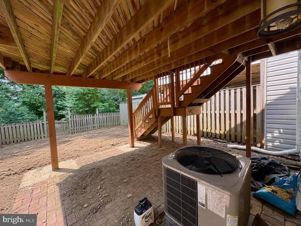 8112 Parkdale Court - Photo 18