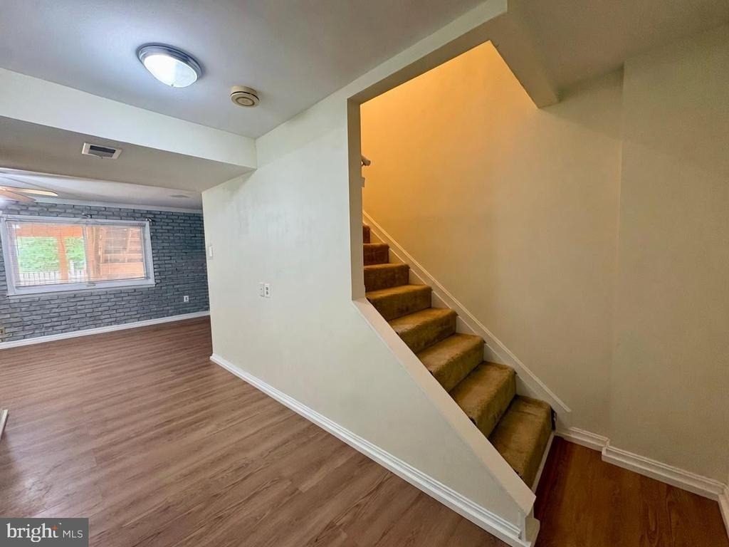 8112 Parkdale Court - Photo 15
