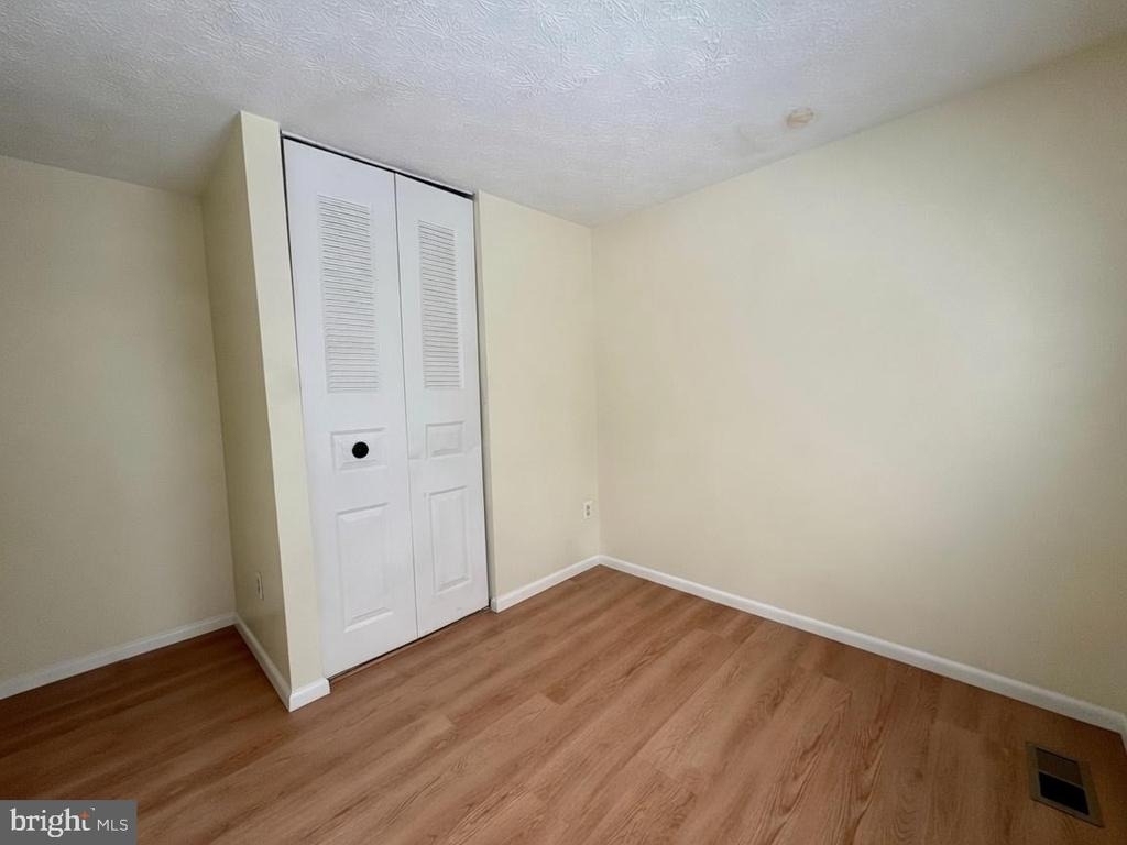 8112 Parkdale Court - Photo 11