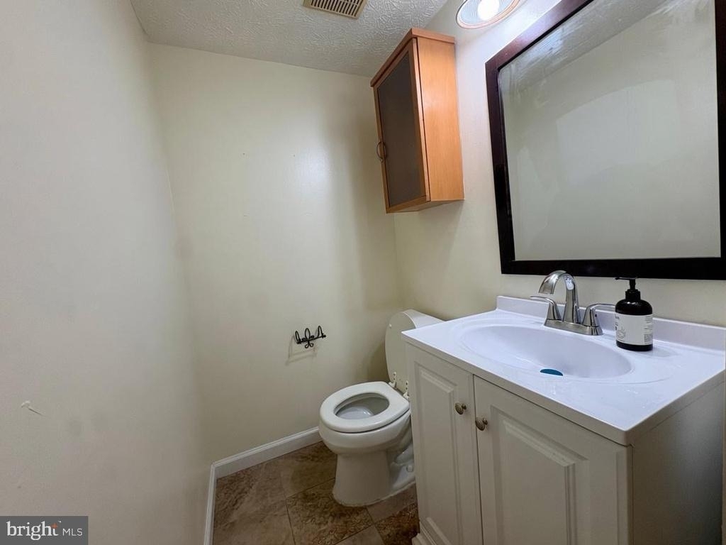 8112 Parkdale Court - Photo 17
