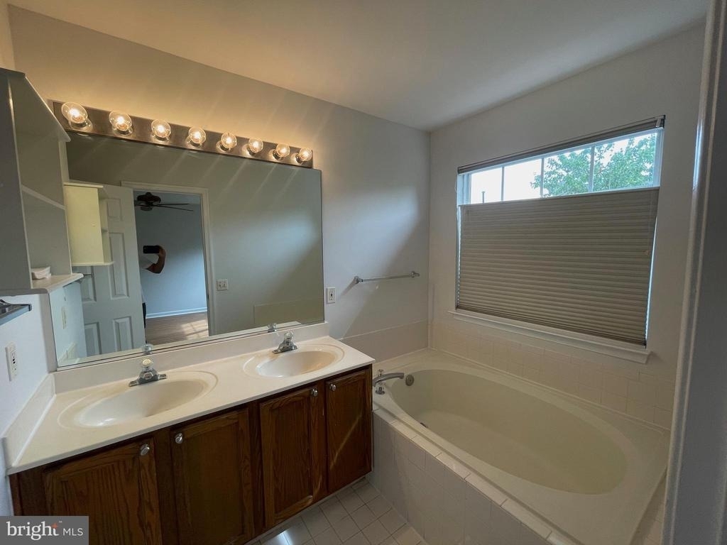 13511 Bannacker Place - Photo 35