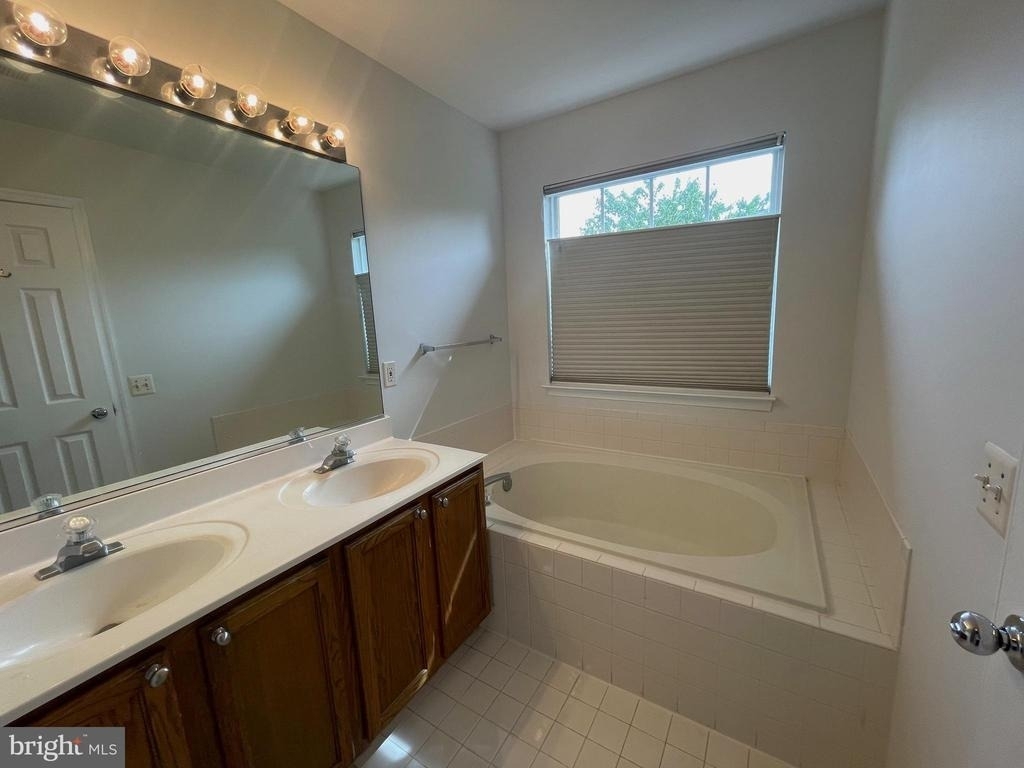 13511 Bannacker Place - Photo 36