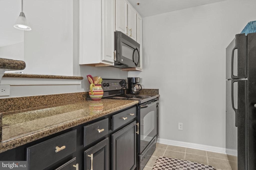 3178 Summit Square Drive - Photo 10