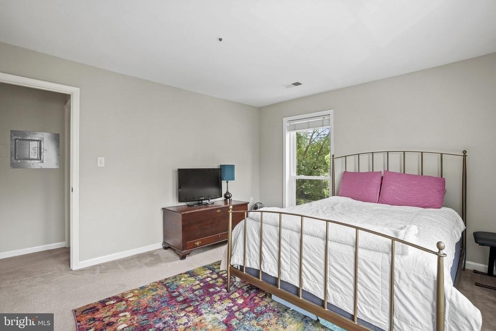 3178 Summit Square Drive - Photo 14