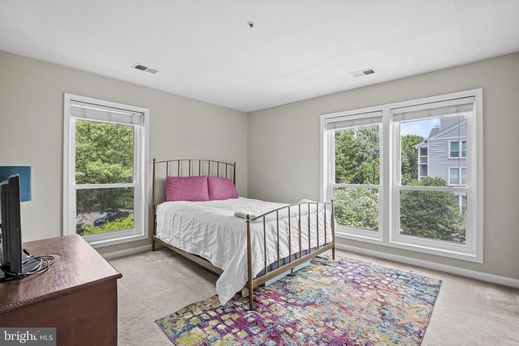 3178 Summit Square Drive - Photo 13