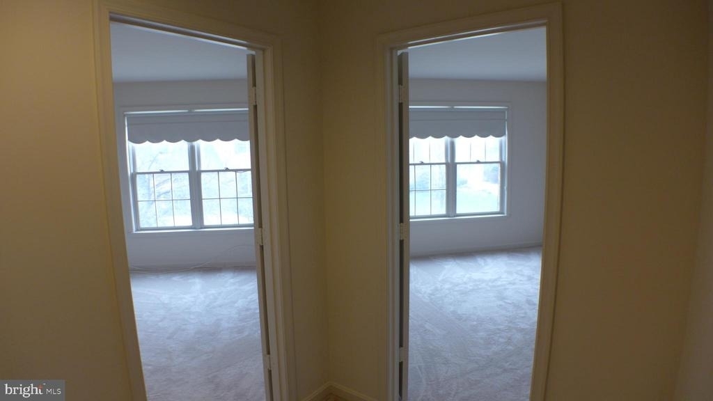 10008 Manor Place - Photo 28