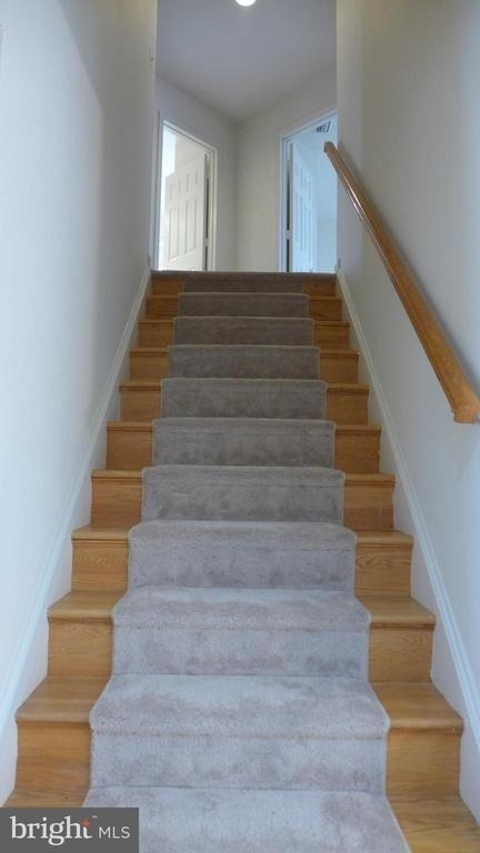 10008 Manor Place - Photo 18