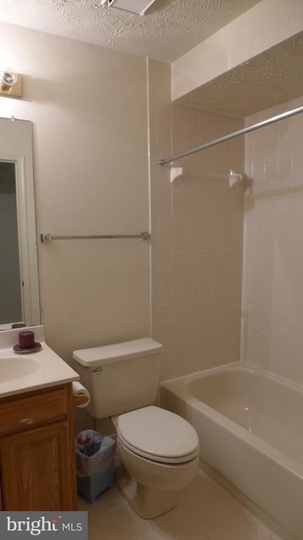 10008 Manor Place - Photo 15