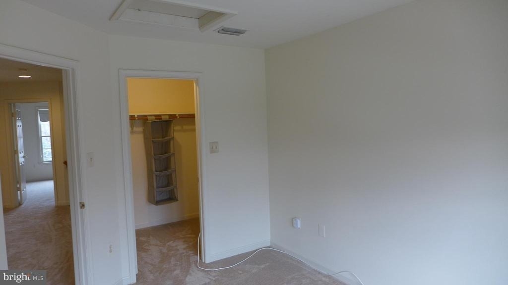 10008 Manor Place - Photo 21