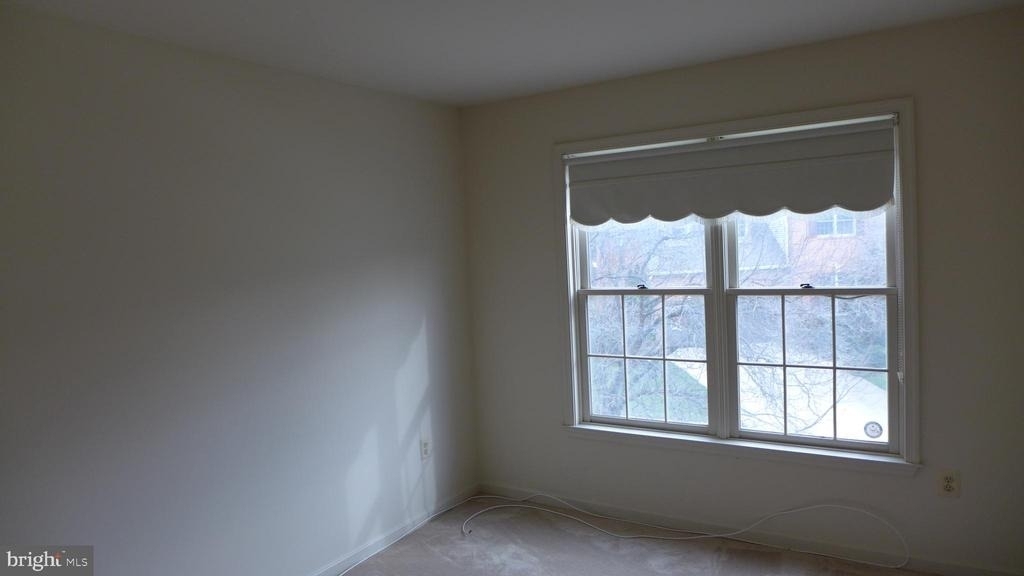 10008 Manor Place - Photo 20