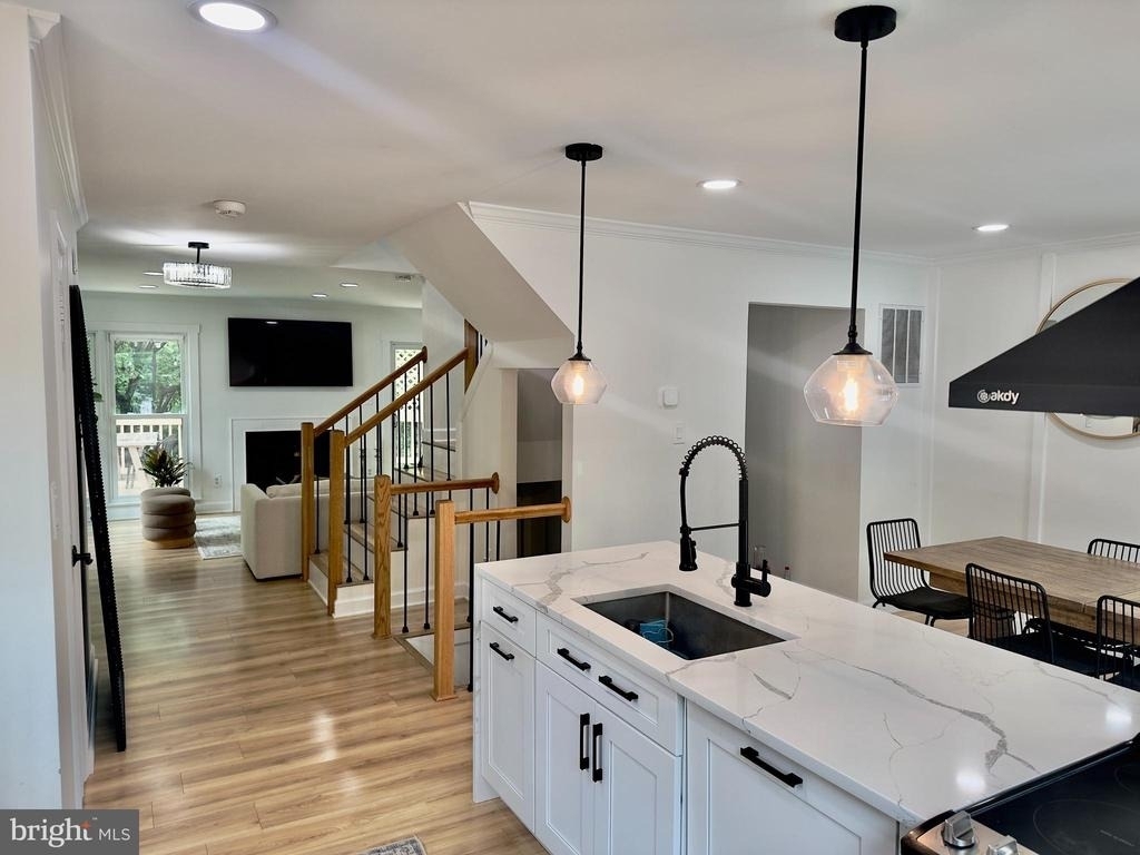 6013 Rockton Court - Photo 3