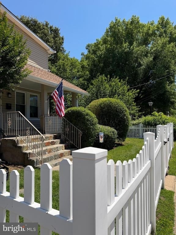 2501 Dewitt Avenue - Photo 1
