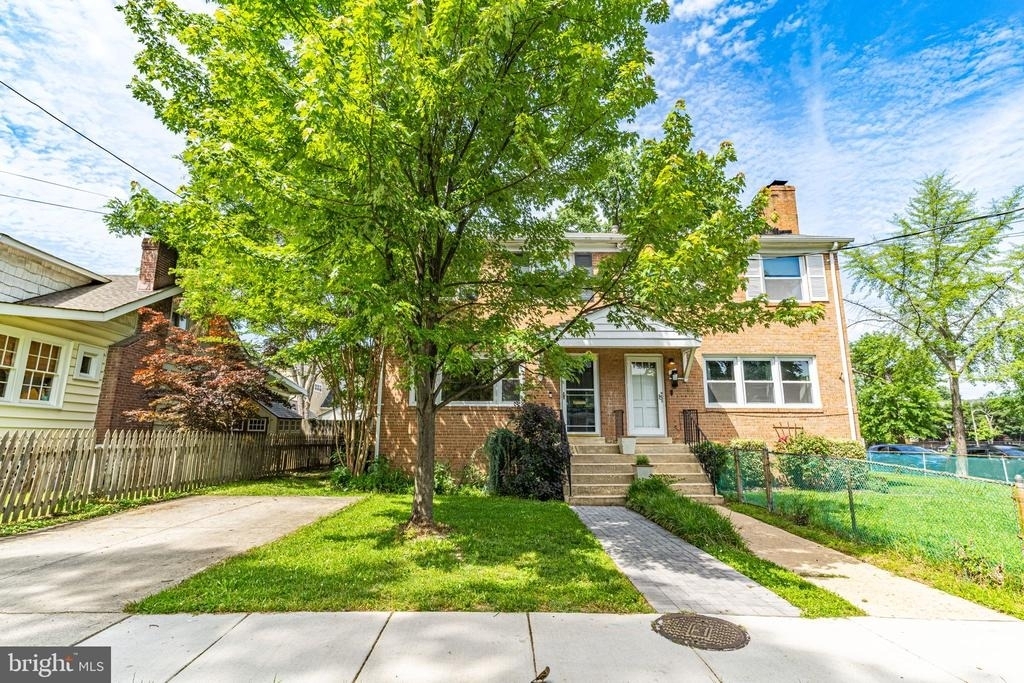 3 Groves Avenue - Photo 0