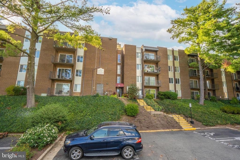 75 S Reynolds Street - Photo 1